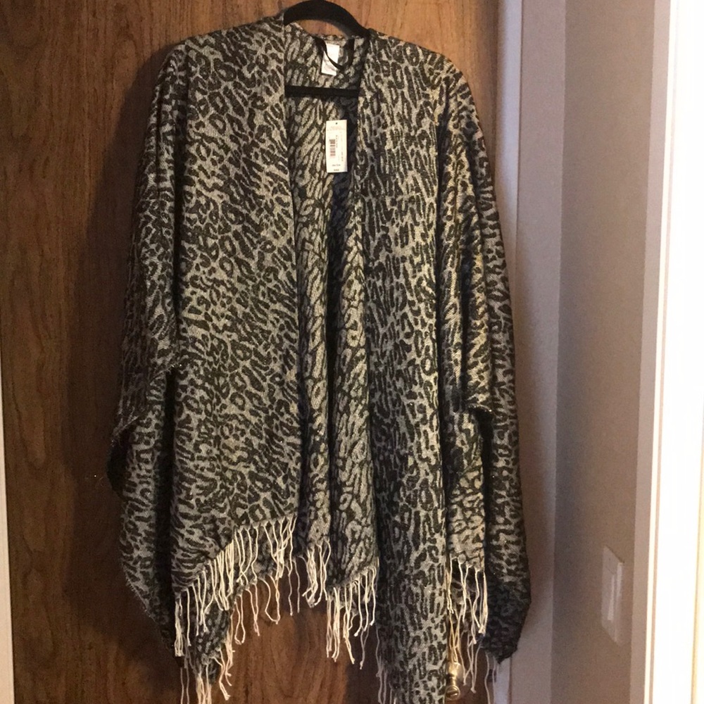Leopard print Shaw